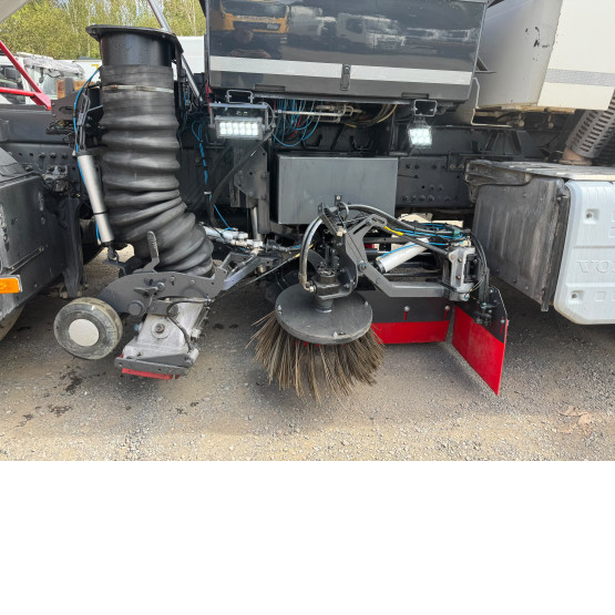 2018 VOLVO FM 330 Globetrotter in Truck Mounted Sweepers