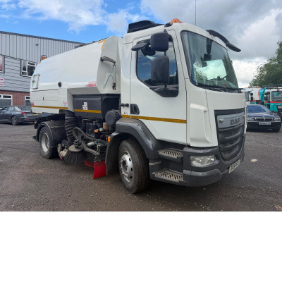 2015 DAF LF220 ROAD SWEEPER