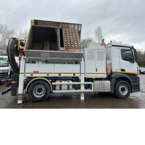 2016 MERCEDES ANTOS 1842 BLUETEC 6 in Gulley Suckers and Jetters