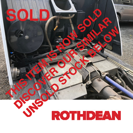 2013 JOHNSTON SWEEPER in Compact Sweepers