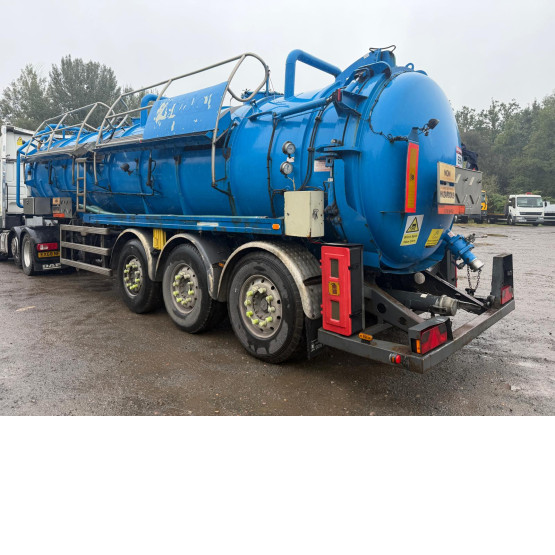 2009 WHALE VACUUM TANKER in Vacuum Tankers Trailers