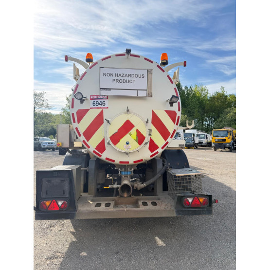 2013 WHALE VACUUM TANKER in Vacuum Tankers Trailers