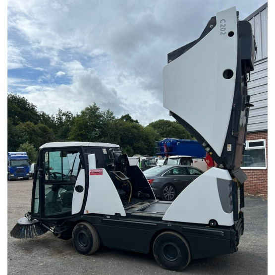 2020 BUCHER  in Compact Sweepers