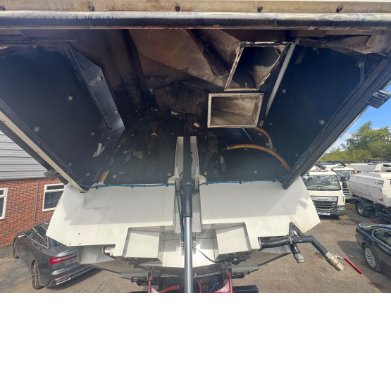 2018 VOLVO FM 330 Globetrotter in Truck Mounted Sweepers