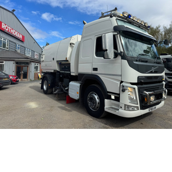 2018 VOLVO FM 330 Globetrotter in Truck Mounted Sweepers
