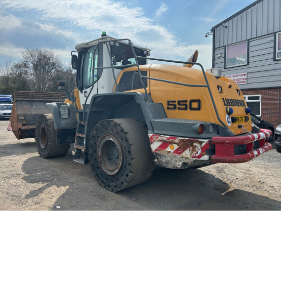 2015 LIEBHERR L550 in Loaders