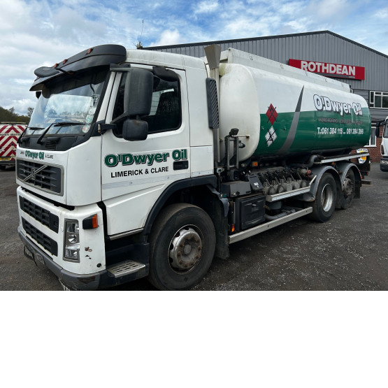 2006 VOLVO FM-300 in Tank Rigid Vehicles