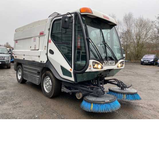 2013 JOHNSTON CX400 ROAD SWEEPER in Compact Sweepers