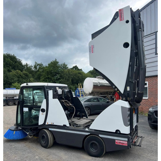 2019 JOHNSTON C202 ROAD SWEEPER in Compact Sweepers