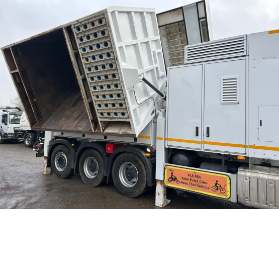 2017 MERCEDES RSP VACUUM EXCAVATOR ESE 6RD 8000L in Gulley Suckers and Jetters