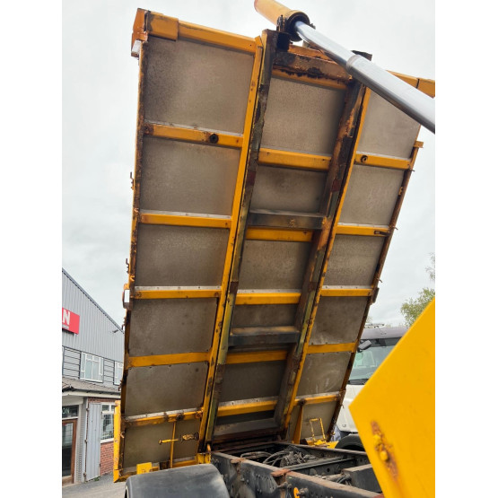 2010 MERCEDES AXOR 1824AK in Gritters