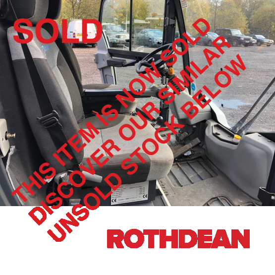 2013 JOHNSTON SWEEPER in Compact Sweepers