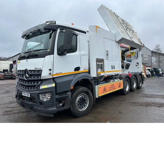 2017 MERCEDES RSP VACUUM EXCAVATOR ESE 6RD 8000L in Gulley Suckers and Jetters