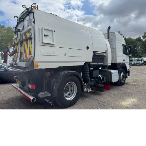 2018 VOLVO FM 330 Globetrotter in Truck Mounted Sweepers