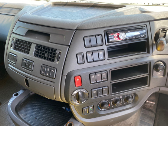 2014 DAF XF460 EURO 6 in 6x2 Tractor Units